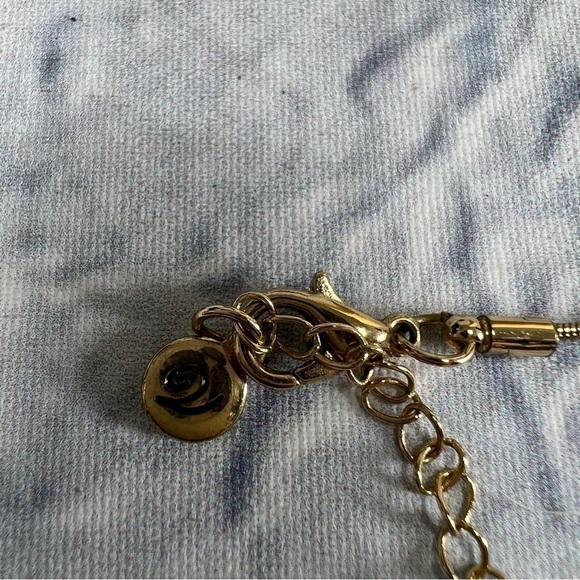 Beautiful gold tone long necklace with multi layers - Picture 8 of 10